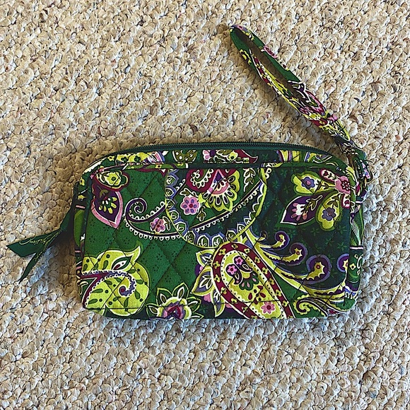 Vera Bradley Chelsea Green wristlet - Picture 1 of 11